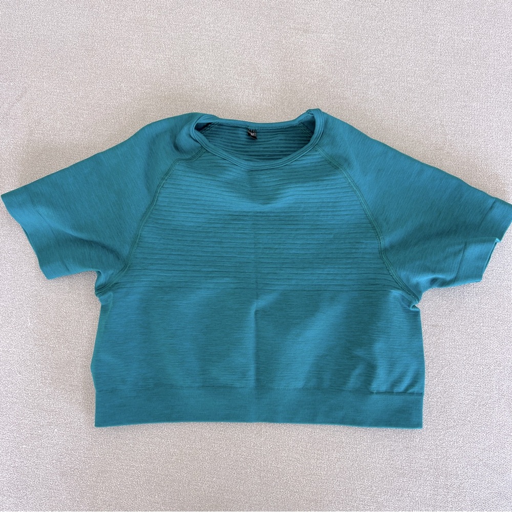 Alphalete Teal Blue Short Sleeve Crop Top, Size Medium, Workout Top